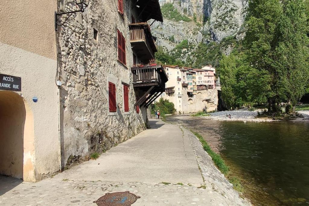 Vue Exceptionnelle Aux Portes Du Vercors *